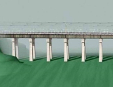 绿地上的大桥模型
