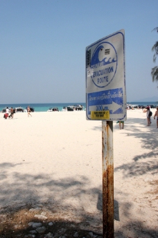 海滩指示牌图片